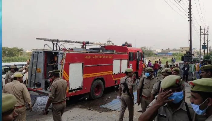 हापुड़ में बड़ा हादसा: कैमिकल फैक्ट्री में बॉयलर फटने से 12 मजदूर की मौत, पीएम व सीएम ने जताया दुख, जांच के लिये गठित हुई कमेटी