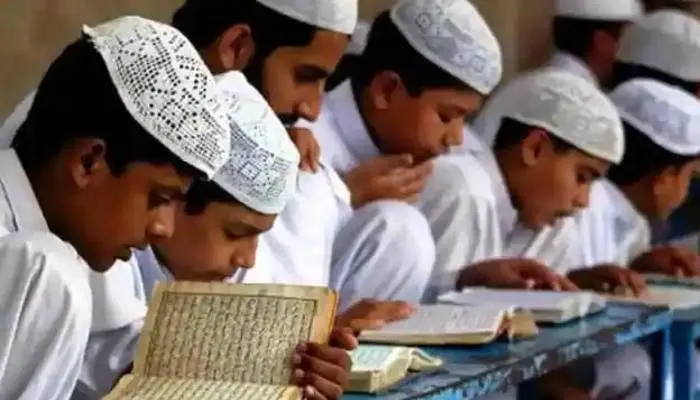 कुरान व उर्दू के अलावा मदरसों में नहीं दी जा रही किसी भी अन्य विषय की शिक्षा : बाल आयोग