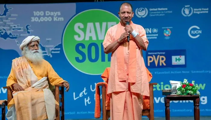 सद्गुरु के “मिट्टी बचाओ अभियान” में मुख्यमंत्री योगी हुए शामिल, कहा- धरती हमारी माता है और हर एक को है इसे बचाना