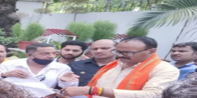 लखनऊ: राजकीय चिकित्सा महाविद्यालयों में तैनात आउटसोर्सिंग स्वास्थ्य कर्मचारियों ने उप मुख्यमंत्री से मिल कर रखी यह मांग