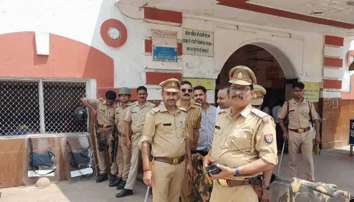 बाराबंकी में नहीं दिखा भारत बंद का असर, चप्पे-चप्पे पर तैनात रही पुलिस