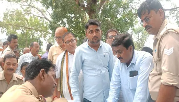 गोंडा: समाधान दिवस में शिकायतों का अंबार, जमीनी मामलों के बोझ से हांफ रही पुलिस