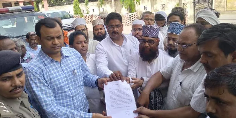 बहराइच: भाजपा प्रवक्ताओं के विवादित बयान और कानपुर में हो रही गिरफ्तारी पर मुस्लिम समाज के लोगों ने जताई नाराजगी, सौंपा ज्ञापन