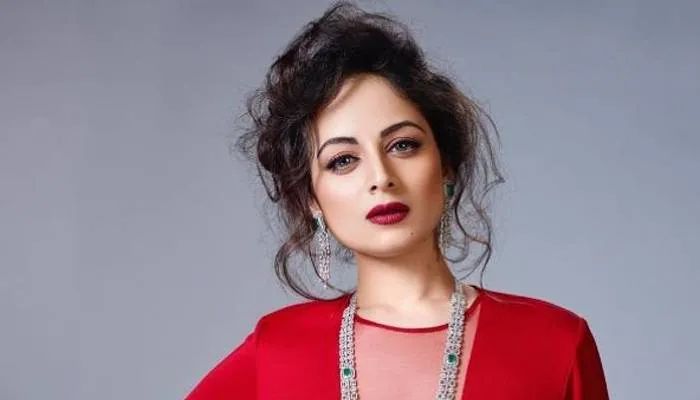 जुमे की नमाज के बाद पत्थरबाजी दुर्भाग्यपूर्ण: अभिनेत्री जोया अफरोज