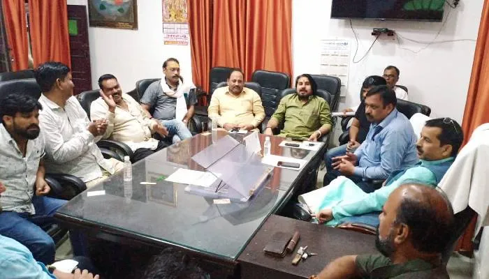 अयोध्या: महापौर की अध्यक्षता में हुई नगर निगम कार्यकारिणी की बैठक, निर्बल वर्ग को दिया यह बड़ा तोहफा