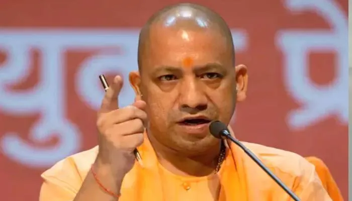 शरारतपूर्ण बयान जारी करने वालों के साथ पुलिस अपनाए ‘जीरो टॉलरेंस’ नीति: मुख्यमंत्री योगी