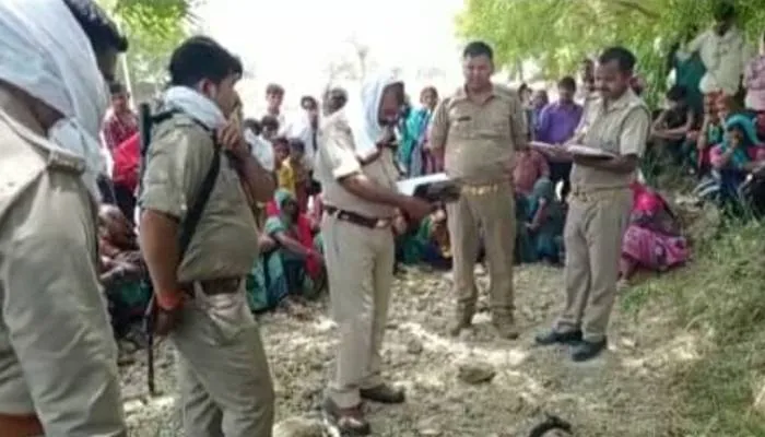 फतेहपुर: युवक की हत्या कर शव बगीचे में फेंका,  गले में पाये गये चोट के निशान, साथियों पर शक