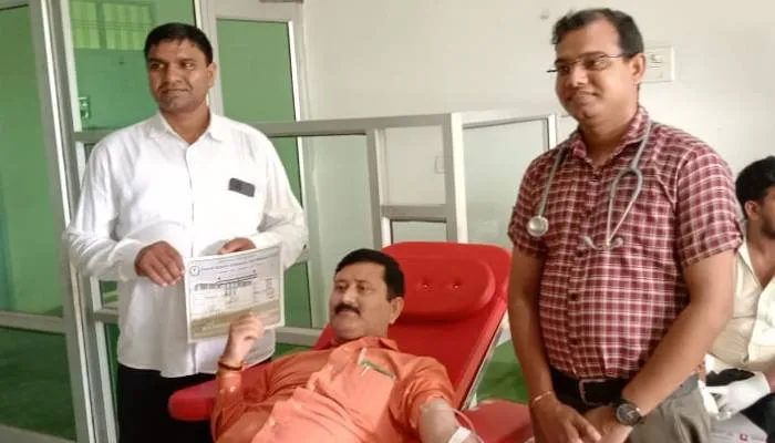 अयोध्या: ग्रामोदय महाविद्यालय में लगा रक्तदान शिविर, 25 रक्तदाताओं ने किया ब्लड डोनेट