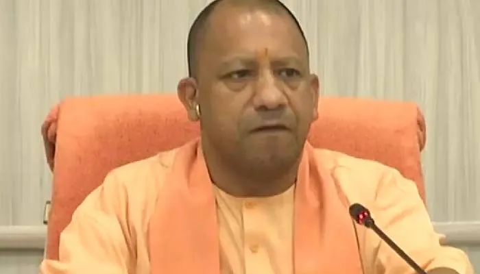 गोरखपुर: मुख्यमंत्री योगी ने बाढ़ से निपटने की तैयारियों को लेकर जिलाधिकारियों संग की बैठक, दिए निर्देश