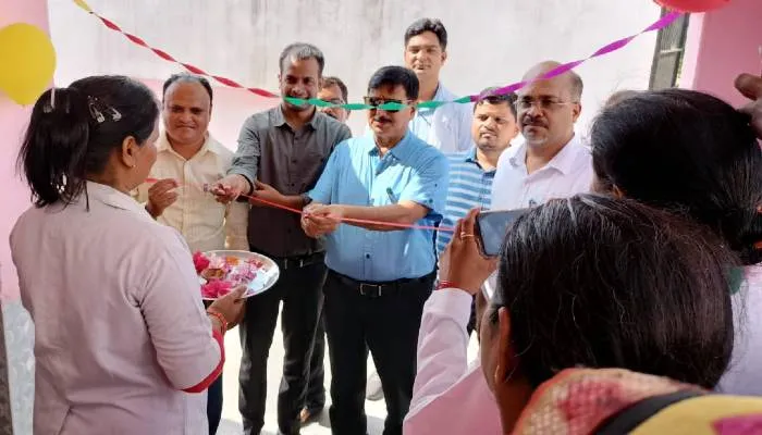 बहराइच: अब गांव में ही महिलाओं को मिलेगा बेहतर इलाज, सीएमओ ने किया प्रसव सेवा केंद्र का शुभारंभ