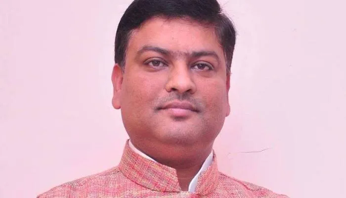 मंत्री आवास पर डॉ. लोहिया की प्रतिमा का हुआ अपमान: पवन पांडेय