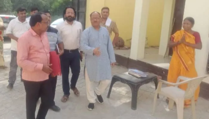 बहराइच: अनुसूचित जाति-जनजाति आयोग के अध्यक्ष ने महिला महाविद्यालय के गर्ल्स हॉस्टल का लिया जायजा