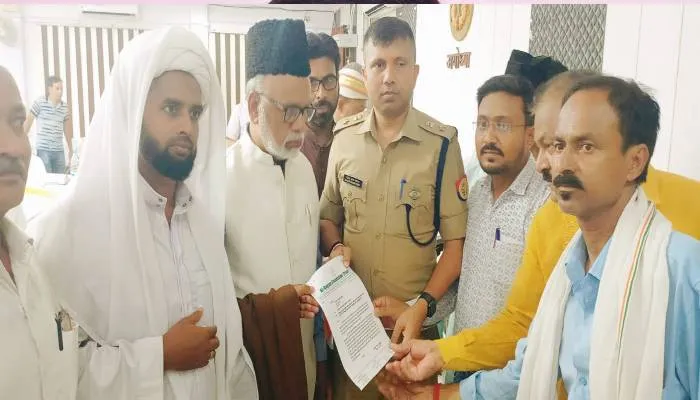 अयोध्या: पैगंबर मोहम्मद पर आपत्तिजनक बयान को लेकर शिया समुदाय ने दिया ज्ञापन