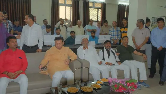 प्रभारी मंत्री स्वतंत्र देव सिंह ने किया गोरखपुर का भ्रमण व निरीक्षण