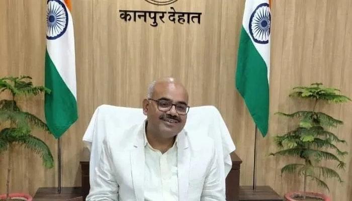 देवरिया के जिलाधिकारी हुए कोरोना संक्रमित