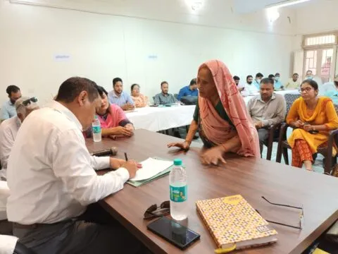 रामनगर: ड्यूटी में लापरवाही ग्राम पंचायत विकास अधिकारी को पड़ी भारी, जिलाधिकारी धीराज गर्ब्याल ने किया निलंबित