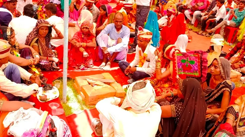 लखीमपुर-खीरी: 138 जोड़ों ने लिए सात फेरे, 11 ने कहा कबूल है