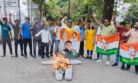 हल्द्वानी: राहुल गांधी से ईडी की पूछताछ पर भड़के कांग्रेसी, मोदी सरकार का पुतला फूंका