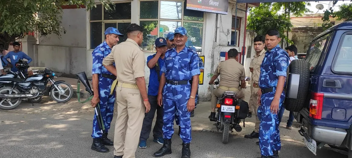 बरेली: अग्निपथ योजना का विरोध, सेठ दामोदर स्वरूप पार्क में प्रदर्शन, पुलिस बल तैनात