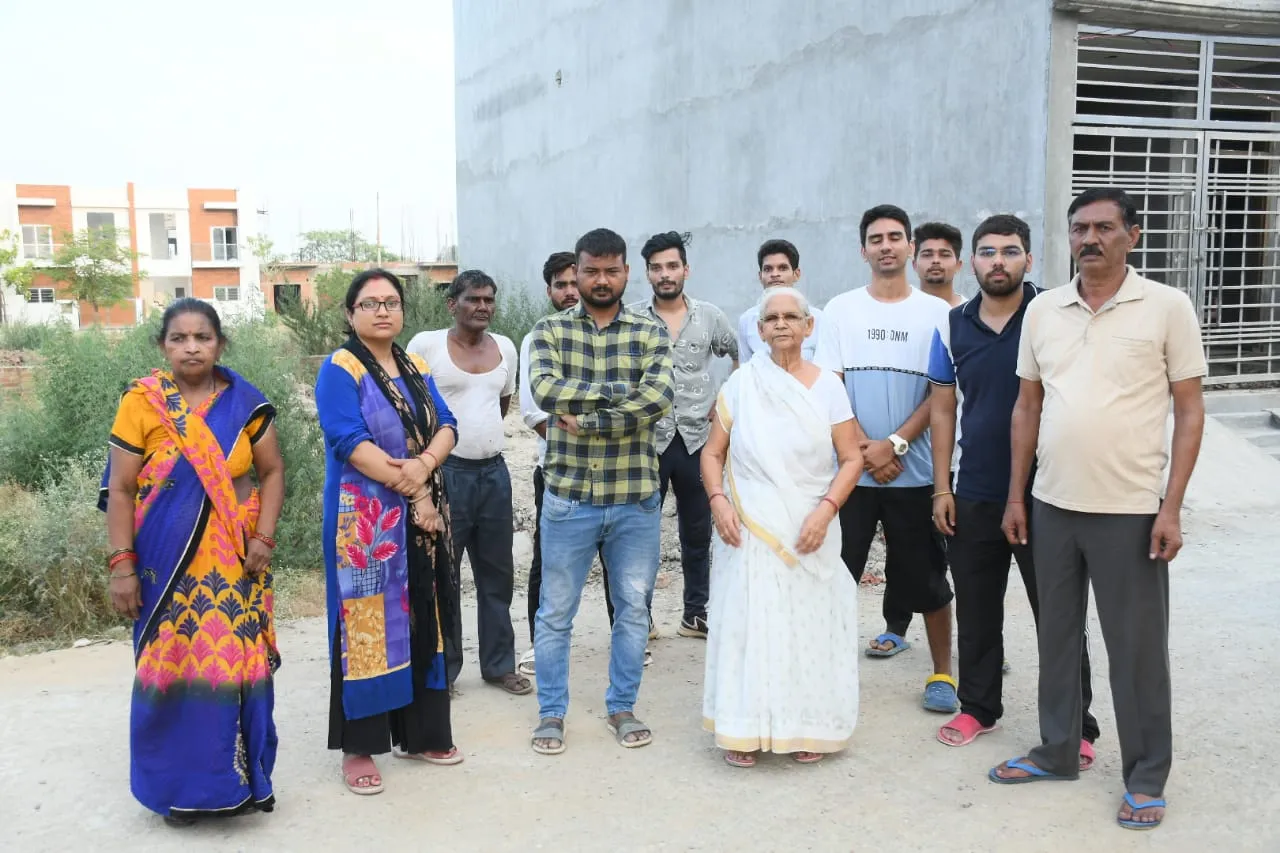 बरेली : कृष्णा नगर कॉलोनी फेज 3 में बिजली का वोल्टेज Low, लोगों का पारा High