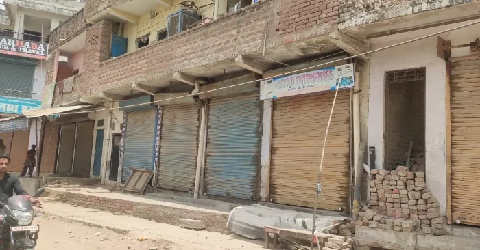 रायबरेली: जुमे के दिन मुस्लिम समुदाय ने ऊंचाहार में बंद रखीं दुकानें