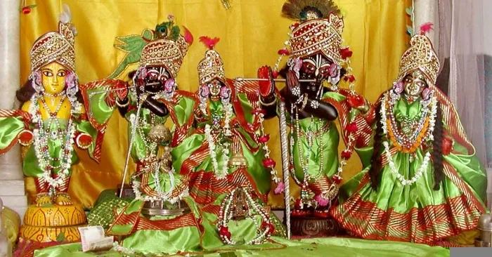 मथुरा: ग्रीष्म निकुंज महोत्सव में वृन्दावन का कोना कोना हुआ कृष्णमय, हर ढाई वर्ष के बाद होती है अनूठी सेवा