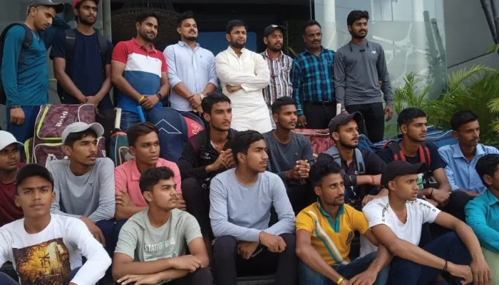 अयोध्या: क्रिकेट चयन प्रतियोगिता के लिए पहुंची टीम