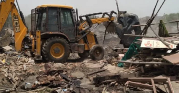 गौतम बुद्ध नगर: करोड़ों की जमीन हुई कब्जा मुक्त, सीईओ ने कहा-  वसूला जाएगा खर्चा