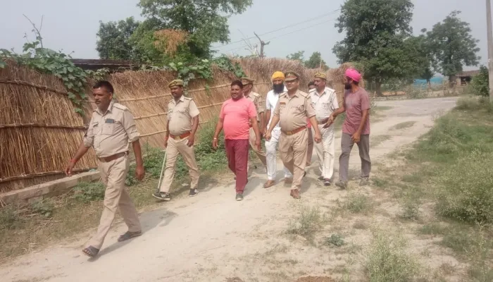 बहराइच: गोष्ठी और पैदल मार्च कर लोगों को वन्यजीवों के हमले के प्रति किया जागरूक