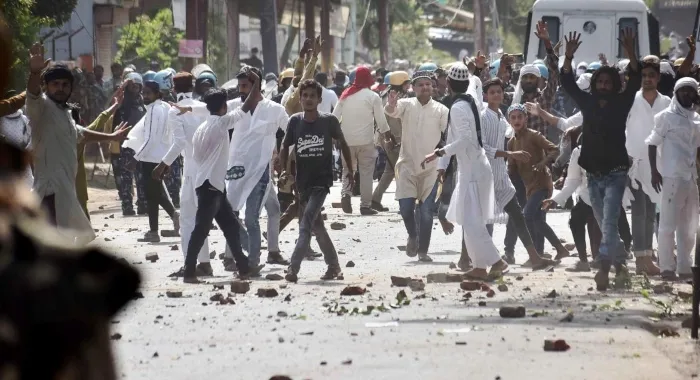 प्रयागराज हिंसा मामला: AIMIM और सपा नेताओं की संपत्ति होगी कुर्क, सभी आरोपियों के खिलाफ गैर जमानती वारंट जारी