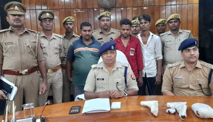 पुलिस ने तीन शातिर चोरों को किया गिरफ्तार, नौ बाइक के साथ चरस और तमंचा भी बरामद