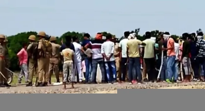 रायबरेली : ‘अग्निपथ’ के विरोध में युवाओं ने वंदे मातरम के उद्घोष के साथ रोका राजमार्ग