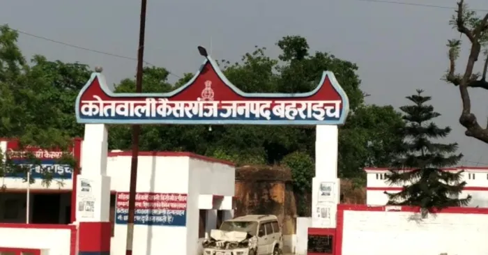बहराइच: अज्ञात महिला का झाड़ी में मिला शव,  इलाके में फैली सनसनी