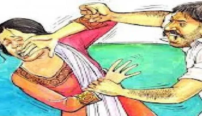 लखनऊ: शोहदों ने कैफे में युवती व उसके दोस्तों को पीटा, मुकदमा दर्ज