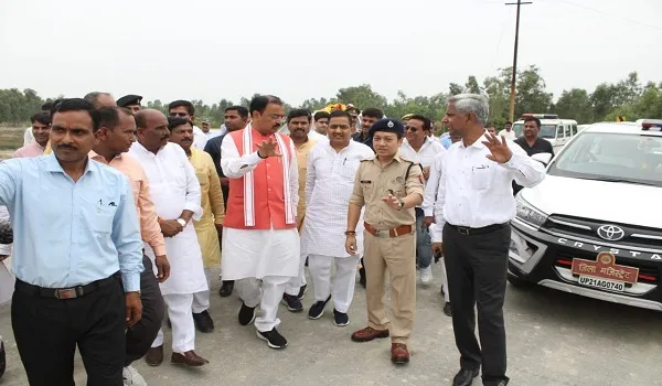 मुरादाबाद : उपमुख्यमंत्री केशव प्रसाद मौर्य ने हवाई अड्डे का किया निरीक्षण, निर्माण कार्य शीघ्र पूरा करने का दिया आदेश