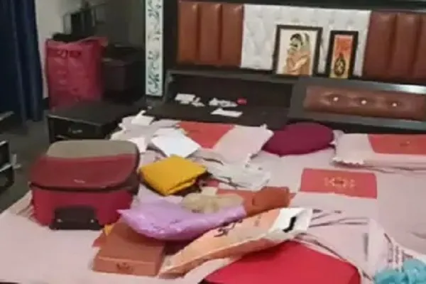 बिजनौर : दो घरों से नकदी-जेवर समेत 20 लाख की चोरी, दीवार फांदकर चोरों ने दिया घटना को अंजाम