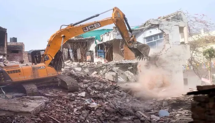 प्रयागराज हिंसा मामला : जावेद की बेटी ने उठाये मकान जमींदोज करने पर सवाल