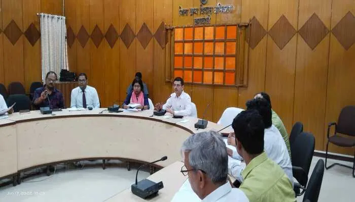 बाराबंकी : कम राजस्व वसूली वाले विभागों पर नाराज हुये डीएम