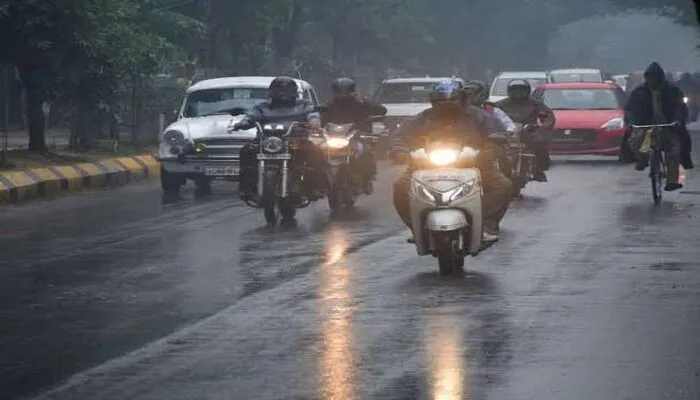 UP Weather Report: मौसम विभाग ने जारी किया ‘लू’ के साथ बारिश का भी अलर्ट, इन जिलों में आंधी के आसार