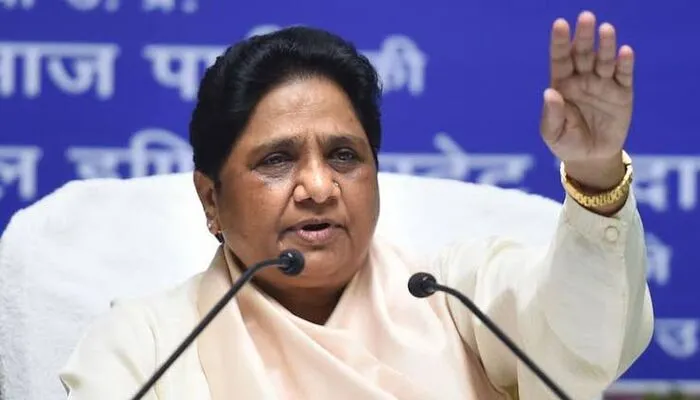 बुलडोजर एक्शन पर आया मायावती का रिएक्शन, योगी सरकार पर कसा शिकंजा, कहा- निर्दोषों के घर ढहाए जा रहे