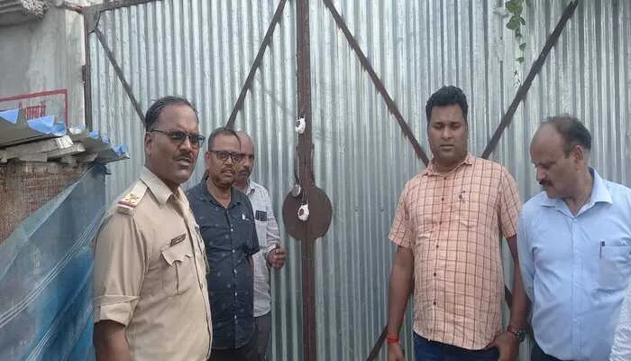 बहराइच : कर्ज न चुकाने पर प्रशासन ने कब्जे में ली व्यवसायी की जमीन