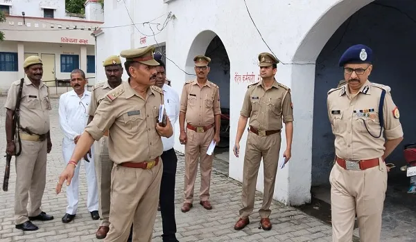 अमरोहा : एडीजी ने कोतवाली में परखी व्यवस्थाएं, सफाई व्यवस्था दुरुस्त रखने के दिए निर्देश