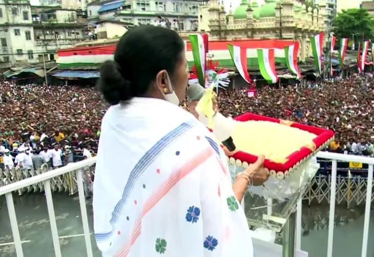 शहीद दिवस रैली: CM ममता बनर्जी बोलीं- BJP वाले बताएं मरने पर कितनी GST लगेगी, देखें Video