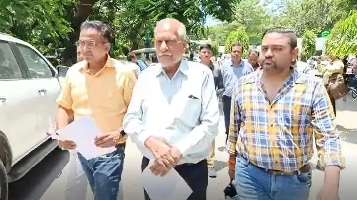 बरेली: GST को लेकर व्यापारियों ने सौंपा DM को ज्ञापन, जानिए क्या रखी मांगें ? देखें Video