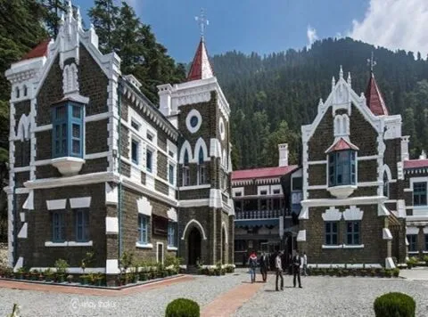 नैनीताल: हाईकोर्ट ने रद्द किया असिस्टेंट प्रोफेसर को बर्खास्त करने का आदेश