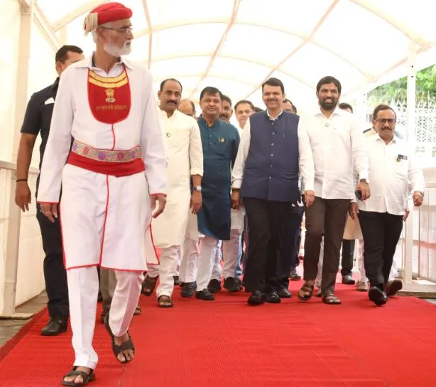 डिप्टी CM देवेंद्र फडणवीस ने खुद बताया- महाराष्ट्र में स्थानों के नाम बदलेंगे या नहीं ?
