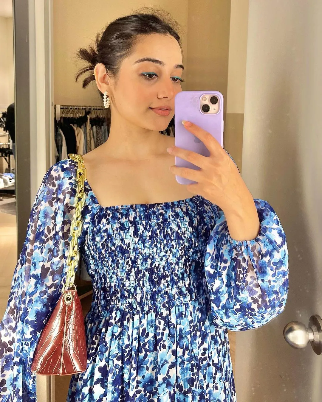 Asfi Javed Stunning Pictures On Instagram She Is More Beautiful Then Urfi Javed | Asfi Javed Photos: उर्फी से ज्यादा खूबसूरत है उनकी बहन अस्फि जावेद, पैसा कमाने करती हैं ये काम