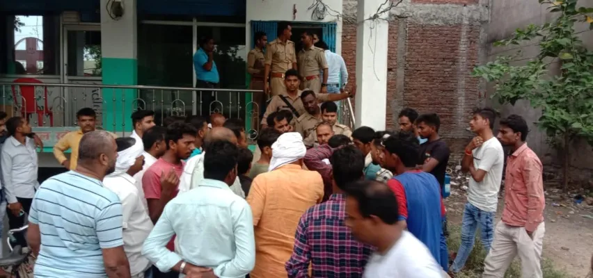 अयोध्या : महिला की मौत के बाद अस्पताल में परिजनों ने किया हंगामा, तोड़फोड़ कर स्टाफ पर हुए हमलावर