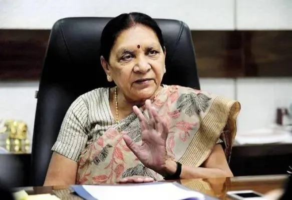 लखनऊ : राज्यपाल आनंदीबेन ने सरकारी कर्मचारियों को त्वरित न्याय दिलाने पर दिया जोर