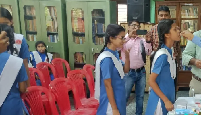 अयोध्या: स्कूल में राष्ट्रीय कृमि मुक्ति दिवस का हुआ आगाज, CMO ने अभियान का किया शुभारम्भ